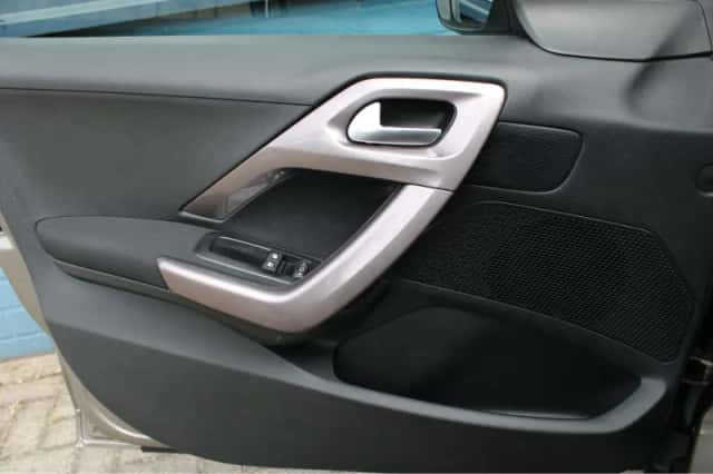 Peugeot 2008 (2014) thumbnail 32