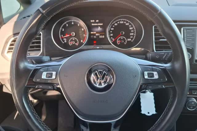 Volkswagen Golf (2016) thumbnail 9