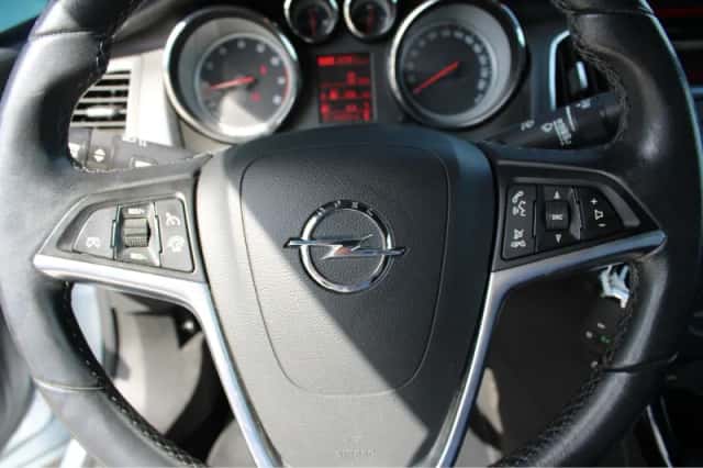 Opel Cascada (2016) thumbnail 17