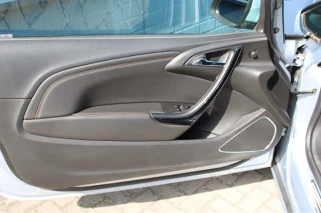 Opel Cascada (2016) thumbnail 31