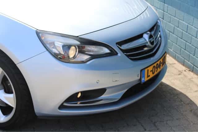 Opel Cascada (2016) thumbnail 9