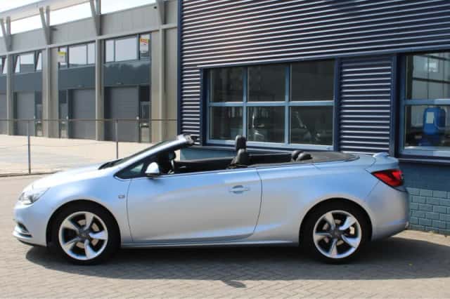 Opel Cascada (2016) thumbnail 2
