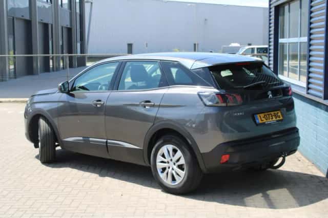 Peugeot 3008 (2021) thumbnail 2