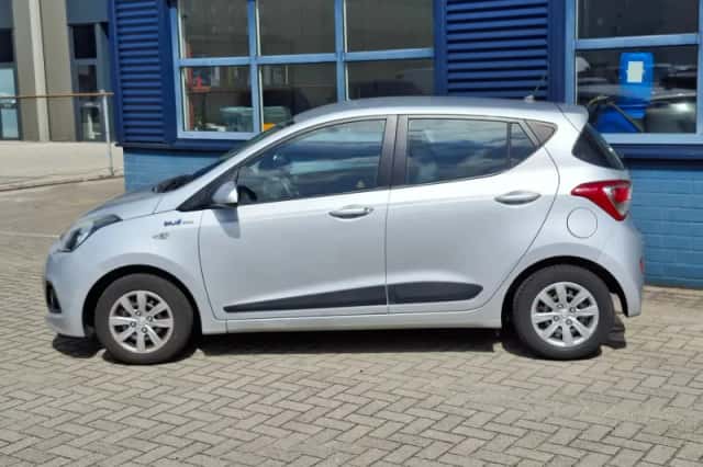 Hyundai i10 (2015) thumbnail 2