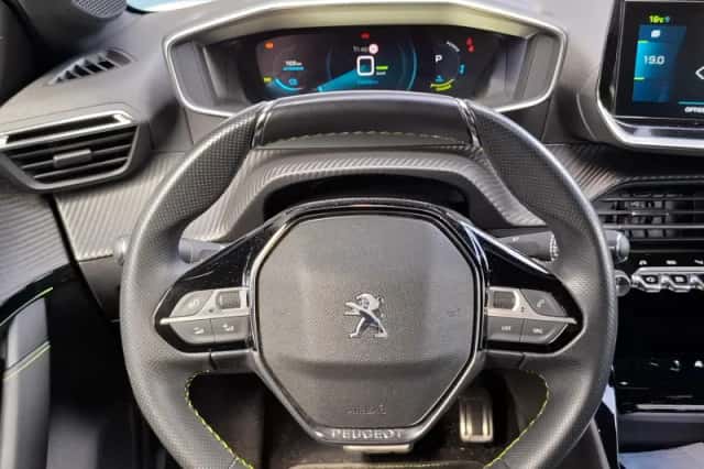 Peugeot e-208 (2022) thumbnail 6