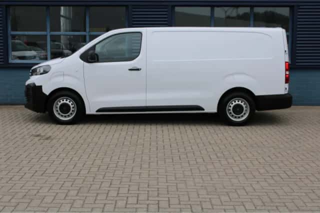 Peugeot e-Expert (2025) thumbnail 2