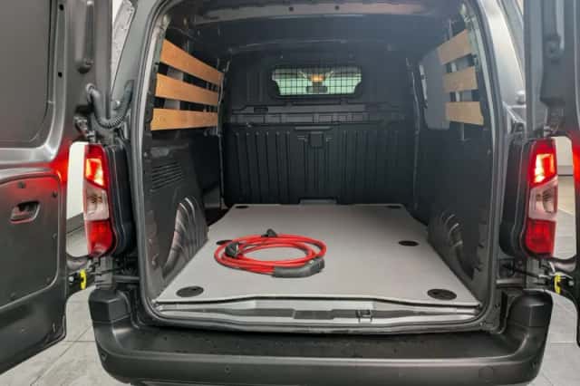 Opel Combo (2024) thumbnail 3