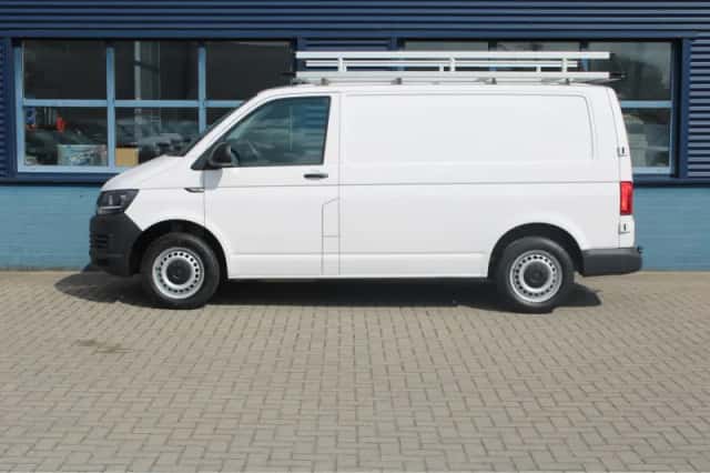 Volkswagen Transporter (2019) thumbnail 2