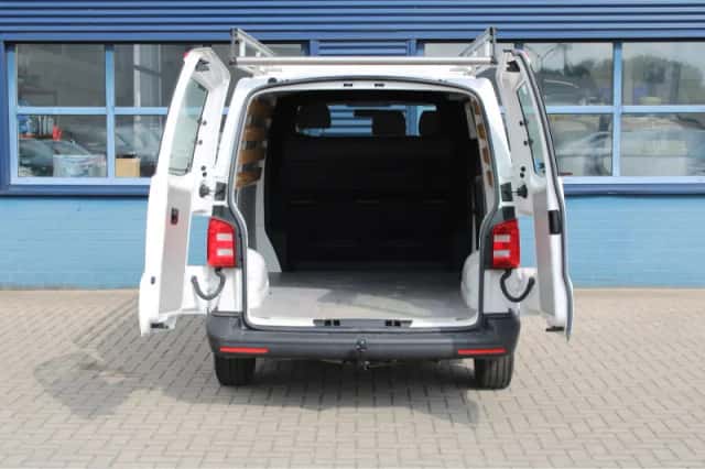 Volkswagen Transporter (2019) thumbnail 4