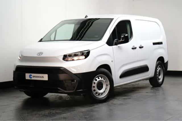 Toyota Proace (2024) thumbnail 1