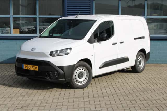 Toyota Proace (2024) thumbnail 1