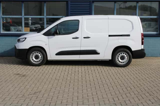 Toyota Proace (2024) thumbnail 2