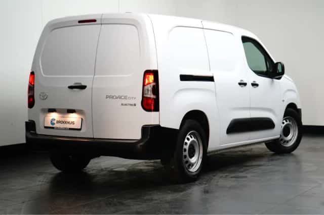 Toyota Proace (2024) thumbnail 4