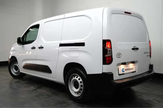 Toyota Proace (2024) thumbnail 5