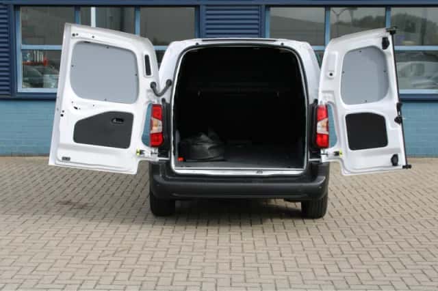 Toyota Proace (2024) thumbnail 6