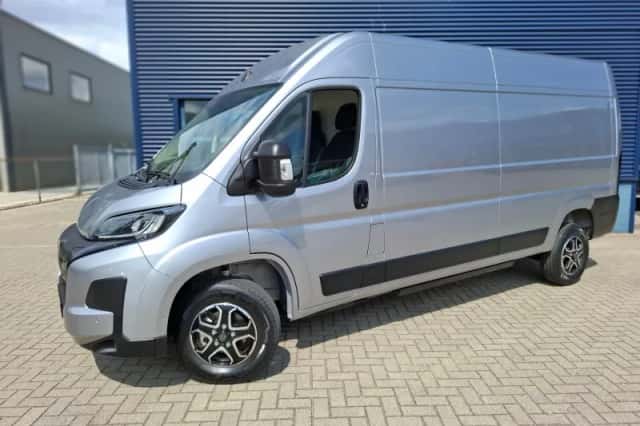 Peugeot E-Boxer (2025) thumbnail 1