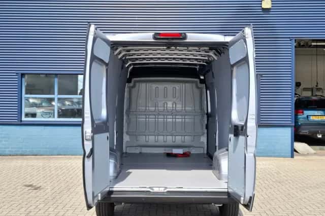 Peugeot E-Boxer (2025) thumbnail 4