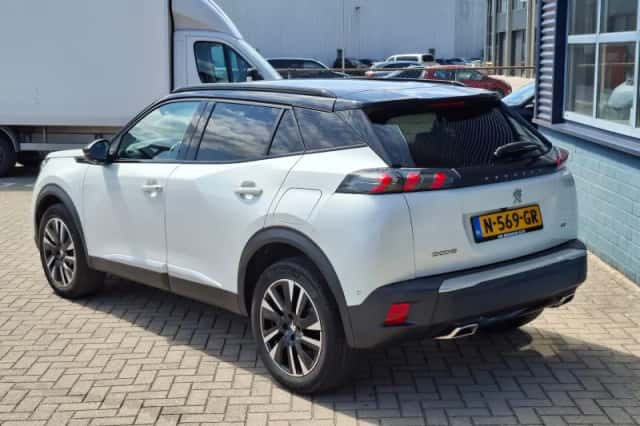 Peugeot 2008 (2021) thumbnail 3