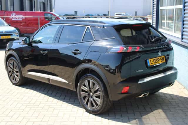 Peugeot 2008 (2021) thumbnail 3