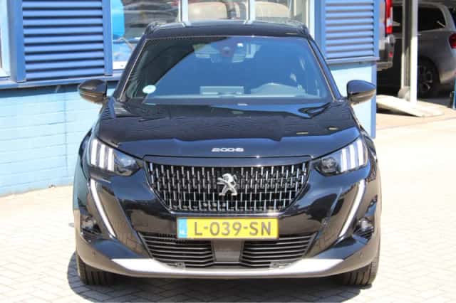Peugeot 2008 (2021) thumbnail 4