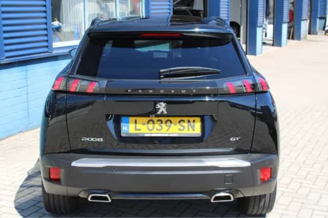 Peugeot 2008 (2021) thumbnail 5