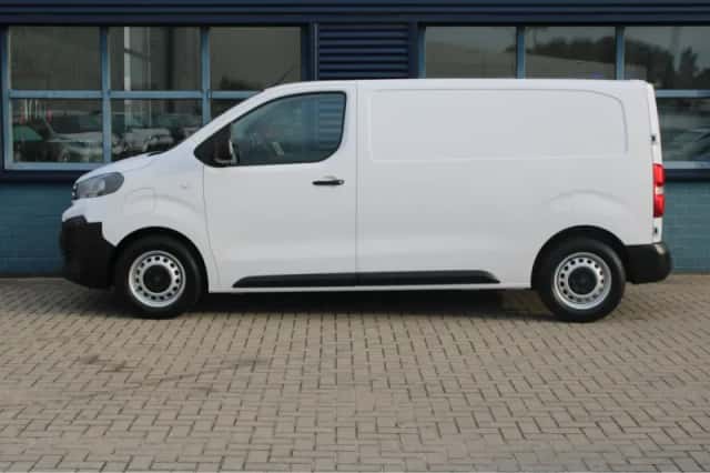 Peugeot e-Expert (2025) thumbnail 2