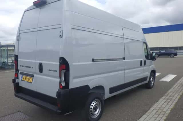Peugeot E-Boxer (2025) thumbnail 5