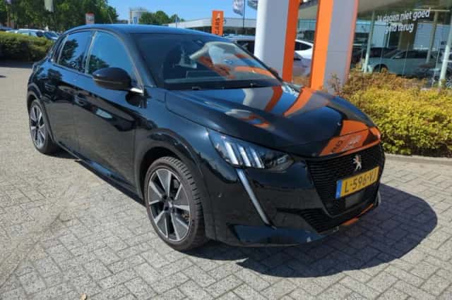 Peugeot e-208 (2021) thumbnail 2