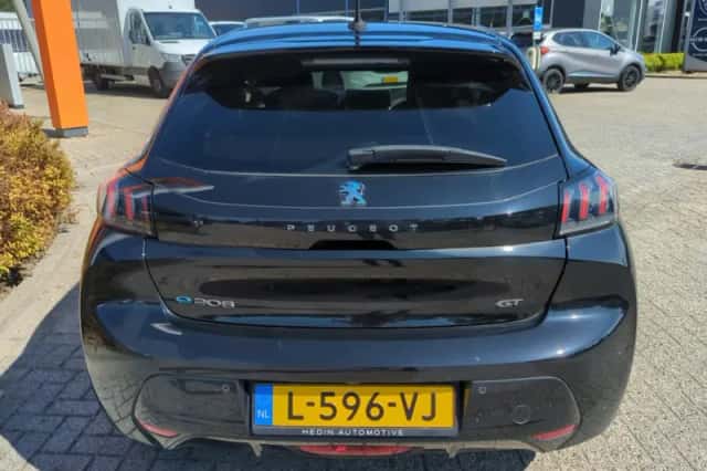 Peugeot e-208 (2021) thumbnail 3