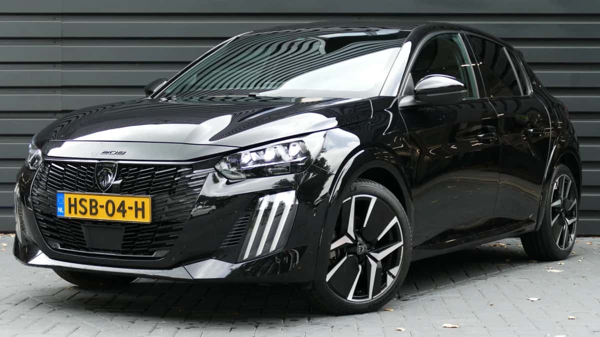 Peugeot 208 (2024) — foto 1