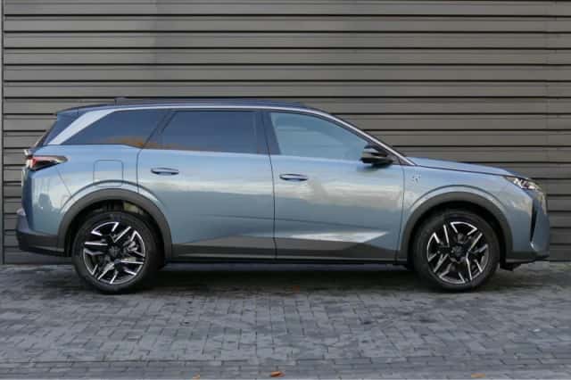 Peugeot 5008 (2025) thumbnail 3
