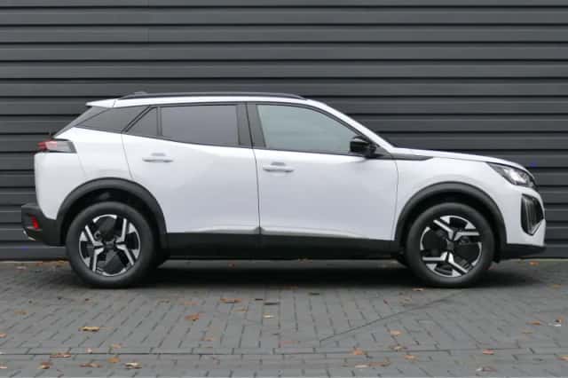 Peugeot 2008 (2024) thumbnail 3