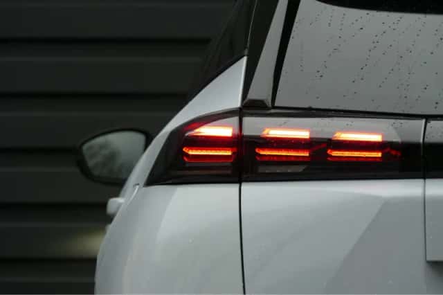 Peugeot 2008 (2024) thumbnail 6
