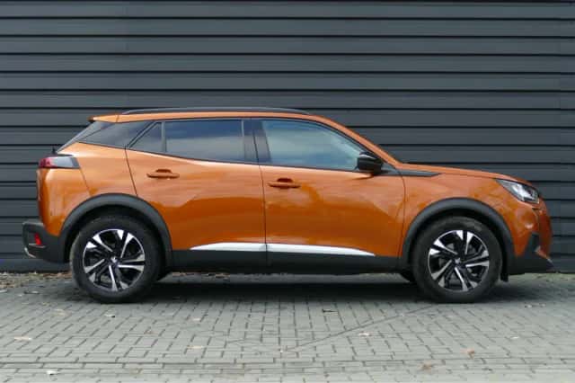 Peugeot 2008 (2022) thumbnail 3
