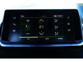 Peugeot 2008 (2023) thumbnail 25