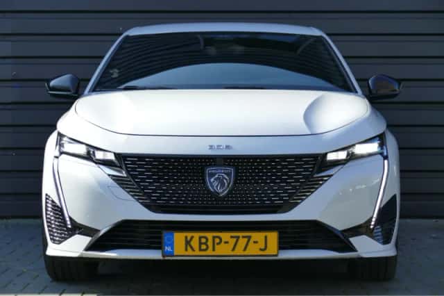 Peugeot 308 (2024) thumbnail 4
