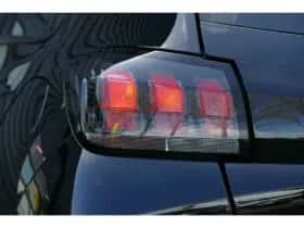 Peugeot e-208 (2023) thumbnail 6