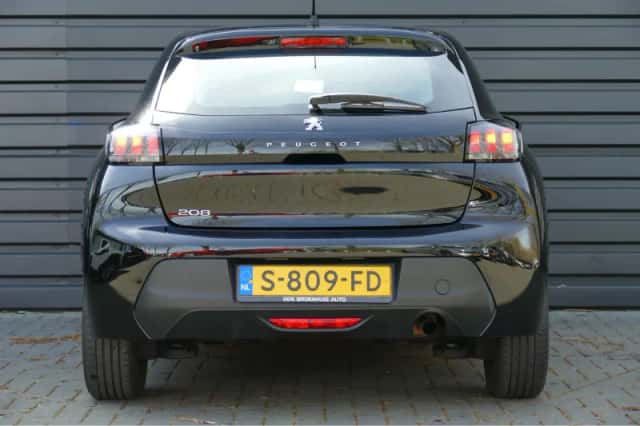 Peugeot 208 (2023) thumbnail 5