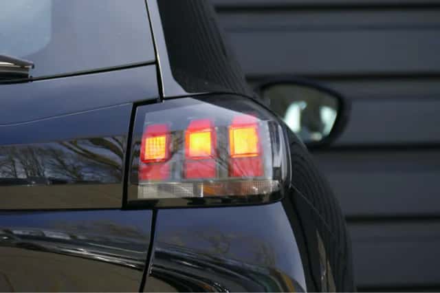 Peugeot 208 (2023) thumbnail 6