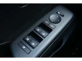 Hyundai Kona (2024) thumbnail 16
