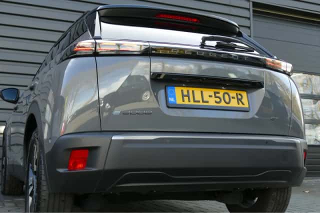 Peugeot e-2008 (2025) thumbnail 6