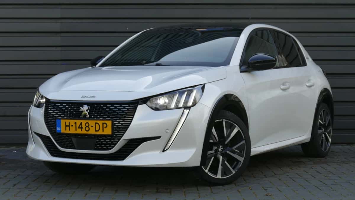 Peugeot 208 (2020) — foto 1