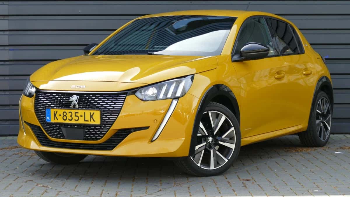 Peugeot 208 (2021) — foto 1
