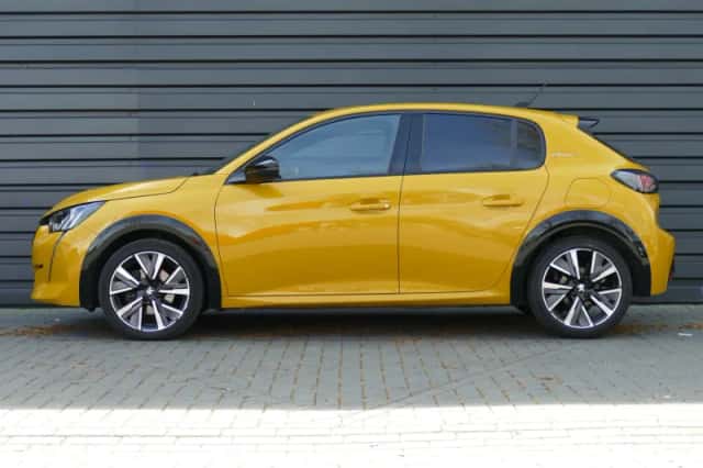 Peugeot 208 (2021) thumbnail 2