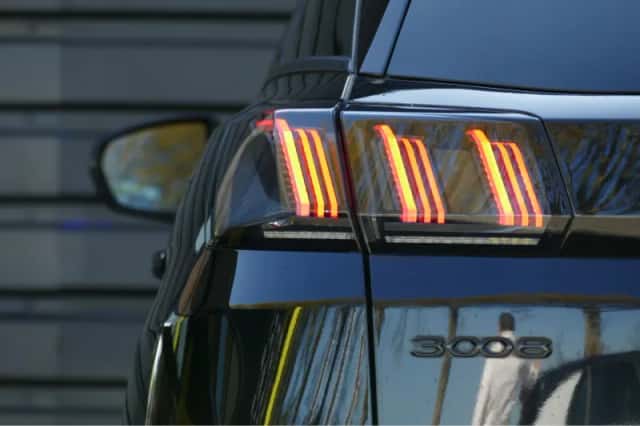 Peugeot 3008 (2022) thumbnail 6