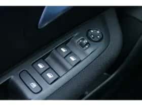 Peugeot e-208 (2023) thumbnail 15