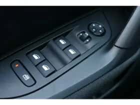 Peugeot 2008 (2021) thumbnail 15