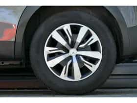Peugeot 2008 (2021) thumbnail 10