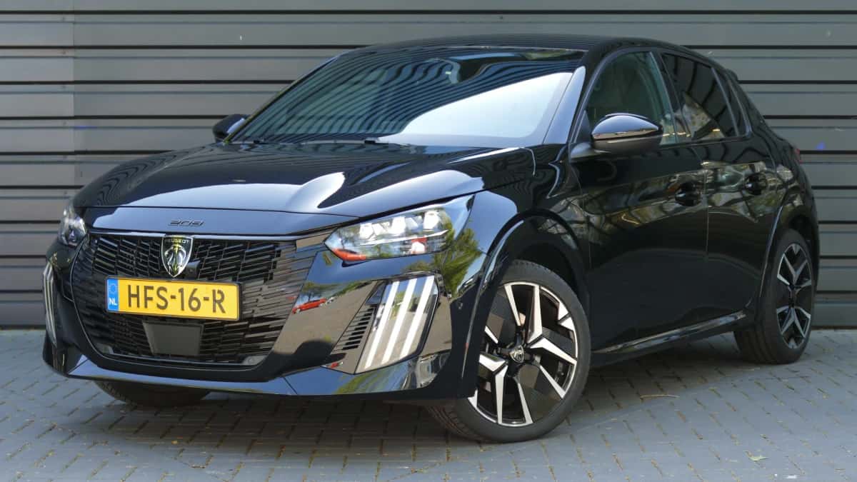 Peugeot 208 (2025) — foto 1