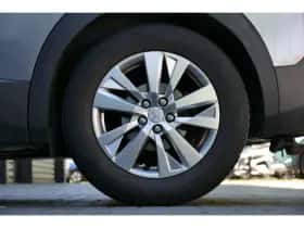 Peugeot 3008 (2018) thumbnail 11